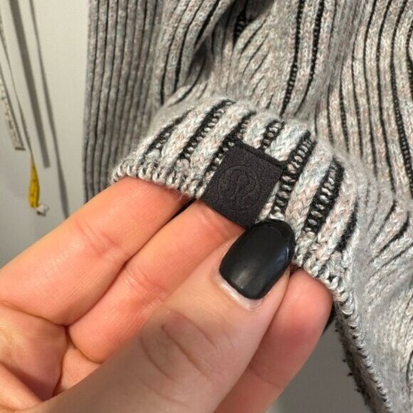 Lululemon Cotton-Cashmere Blend Mock-Neck Sweater - Picture 9 of 11